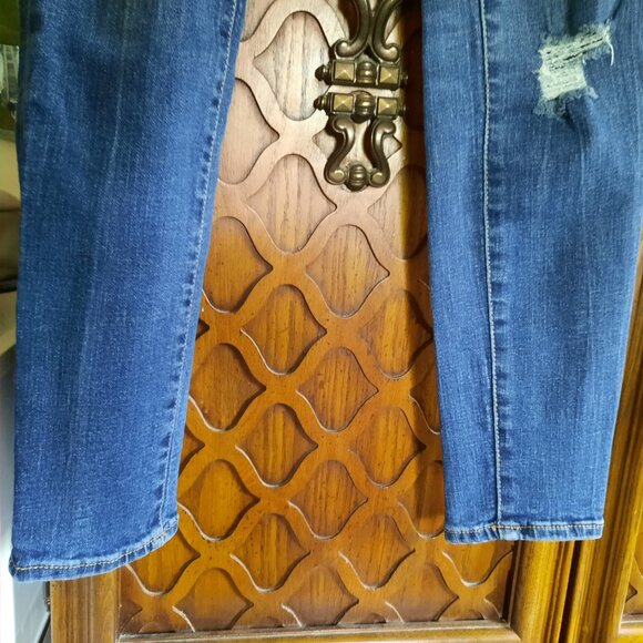 Old Navy Mid-Rise ROCKSTAR Distressed Skinny Jeans - Darkwash, Size 4 - Picture 4 of 15